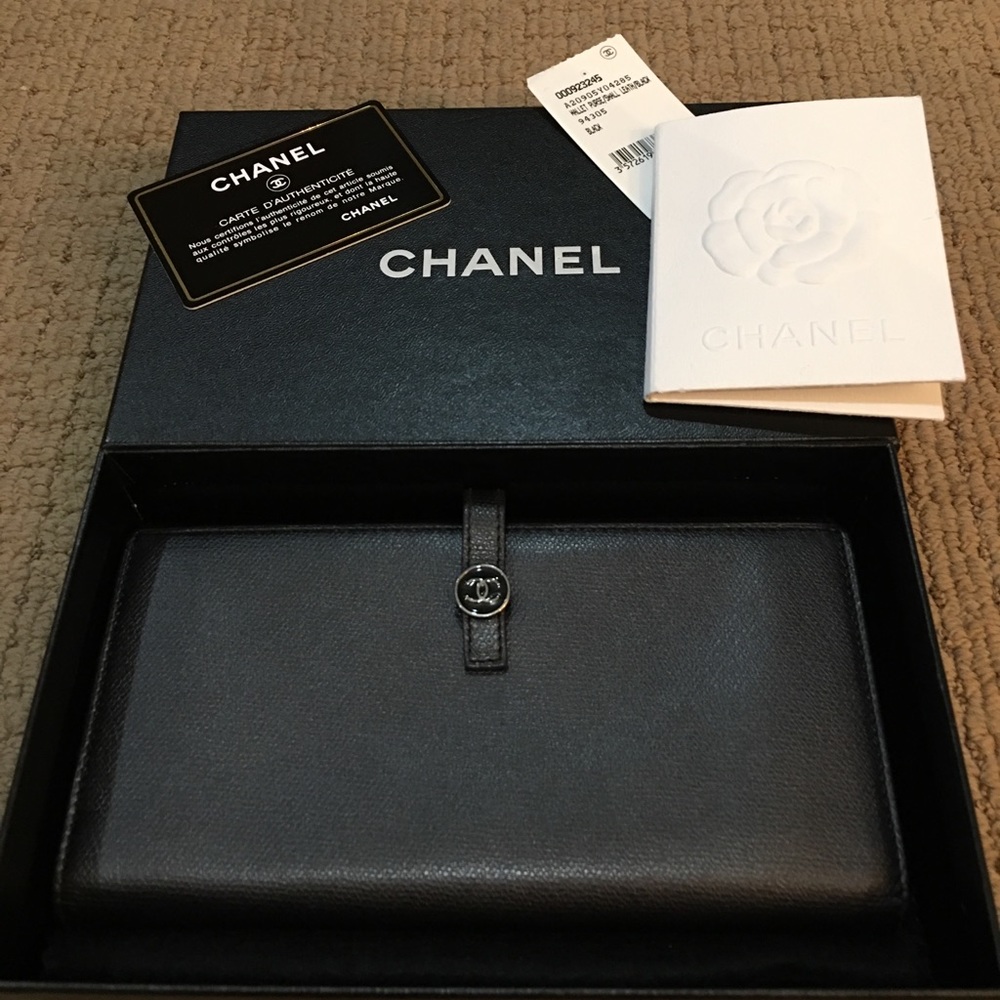 Authentic Chanel Black Leather Bi-fold Wallet